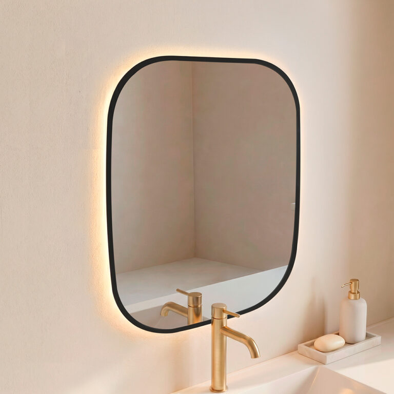 Scarlet mirror